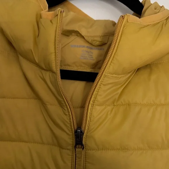 Amazon Essentials Light Yellow Quilted Jacket - Picture 11 of 11